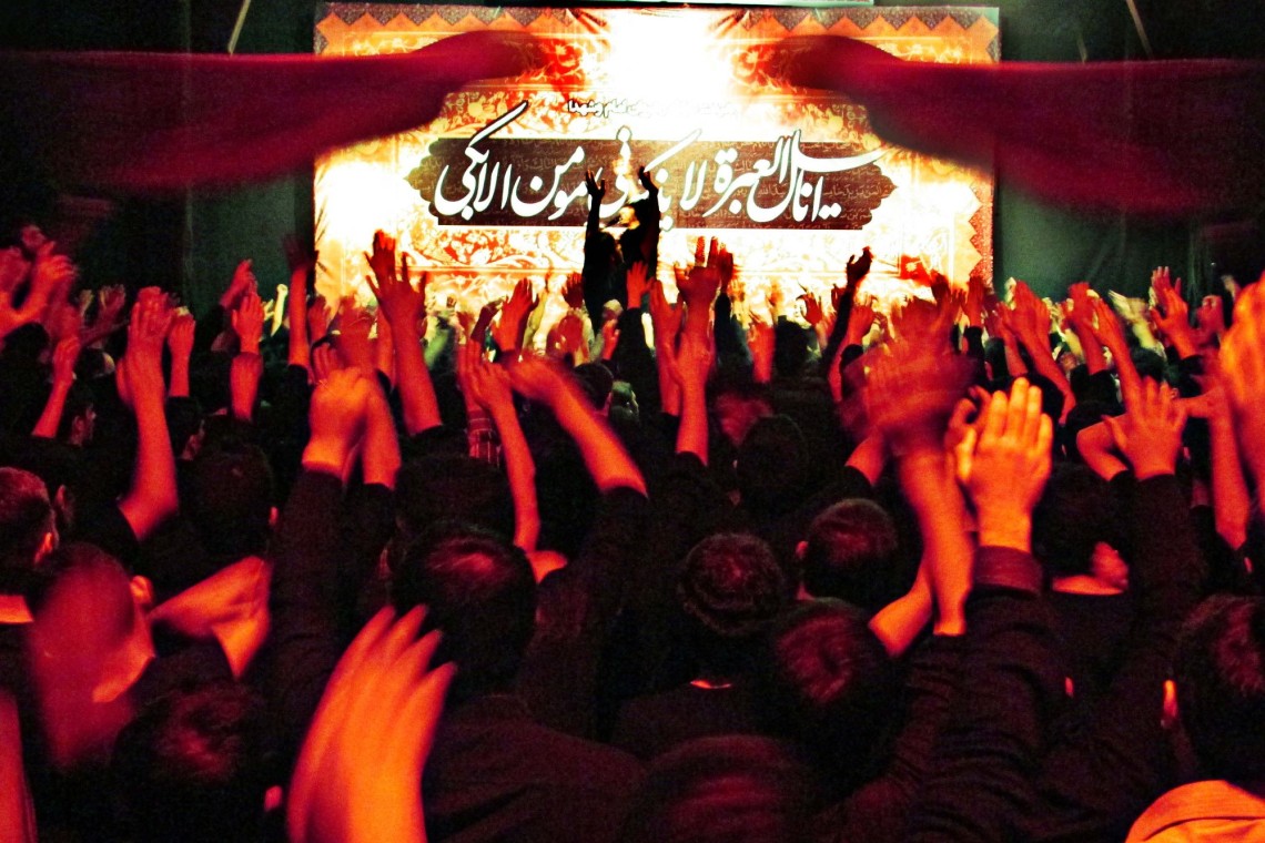 سوگواره چهارم-عکس 36-مهدی کرمی-جلسه هیأت فضای داخلی