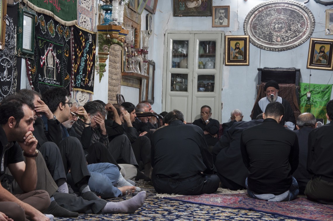 فراخوان ششمین سوگواره عاشورایی عکس هیأت-غلامحسین محبی-بخش اصلی -جلسه هیأت