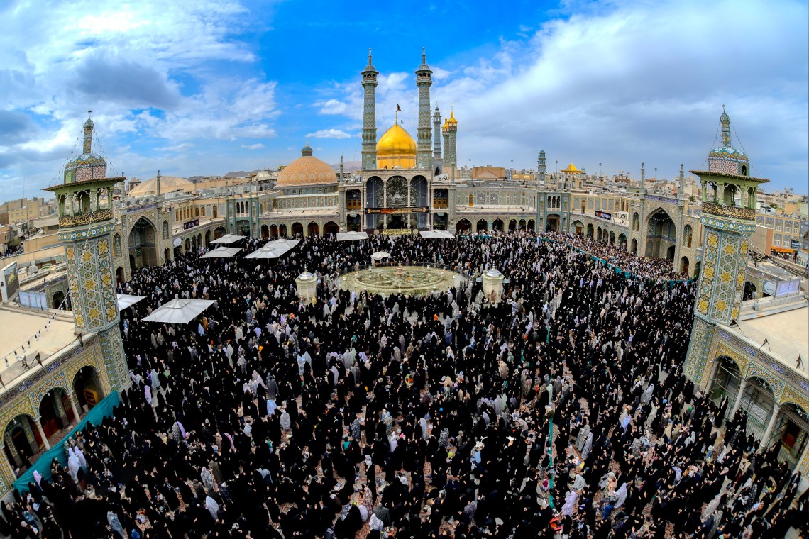 لحظه سال تحویل در حرم مطهر حضرت فاطمه معصومه سلام الله علیها