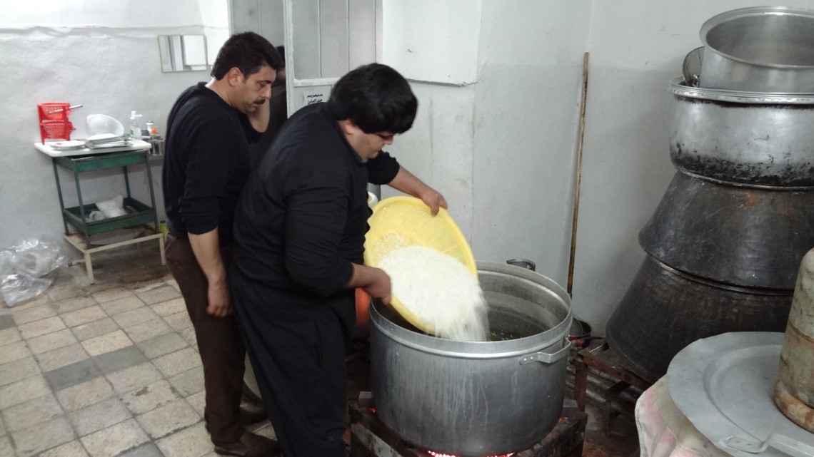 سوگواره چهارم-عکس 8-ابوالفضل علي بلندي-جلسه هیأت فضای بیرونی