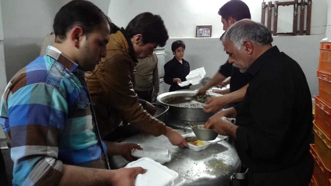 سوگواره چهارم-عکس 20-ابوالفضل علي بلندي-جلسه هیأت فضای داخلی